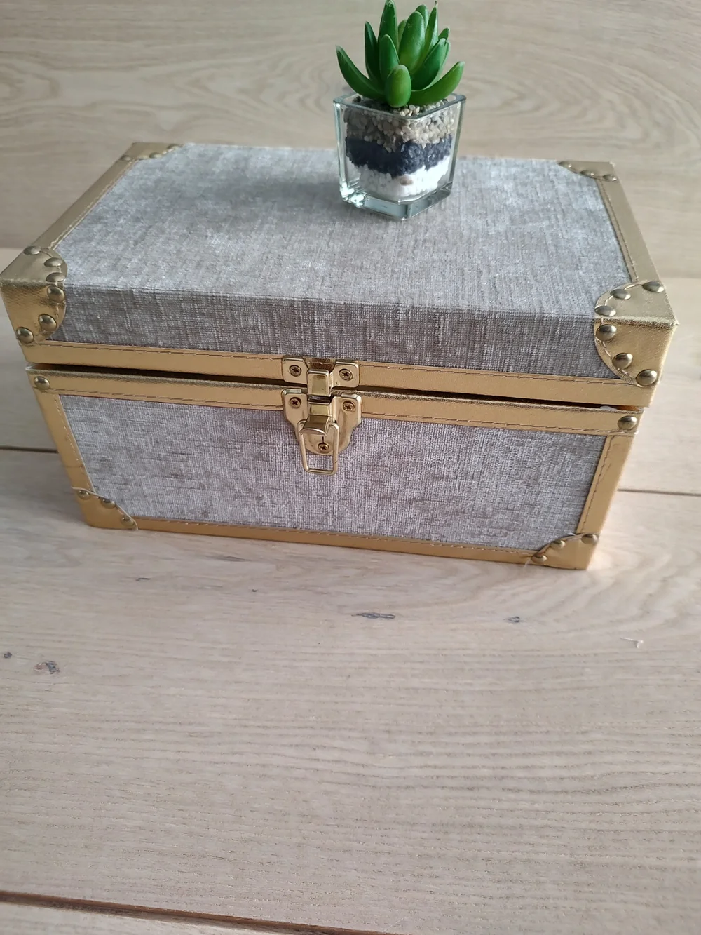 unbranded. stylish linen